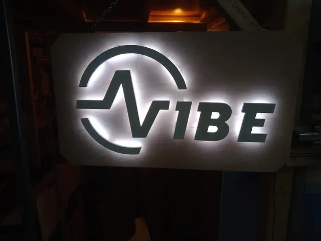 Lucrare Night Shift Fabrications